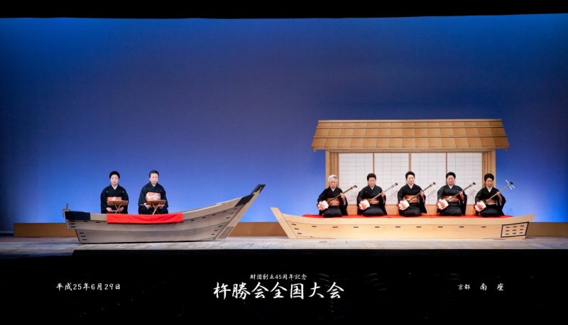33佃